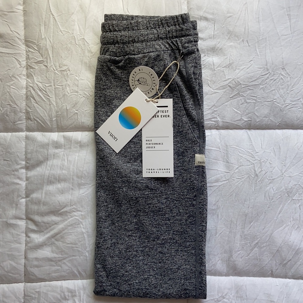 🆕 VUORI Halo Performance Joggers in Heather Grey - Picture 15 of 16